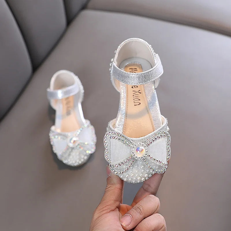 Shoe for baby girls
